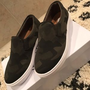 Steve Madden Camo sneakers